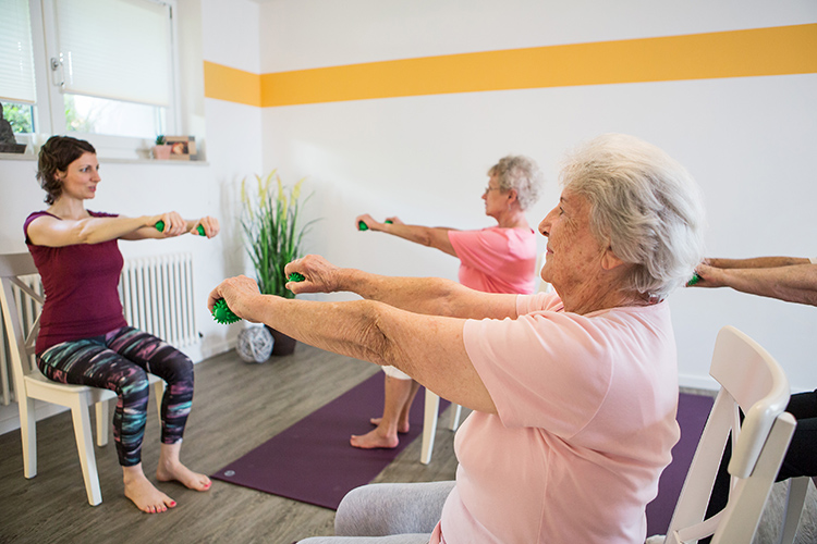 Seniorenyoga - yogaraum unterhaching