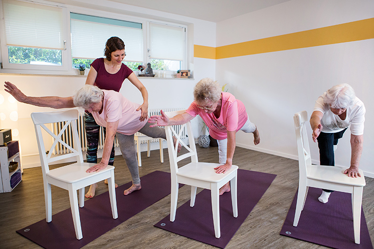 Seniorenyoga - yogaraum unterhaching
